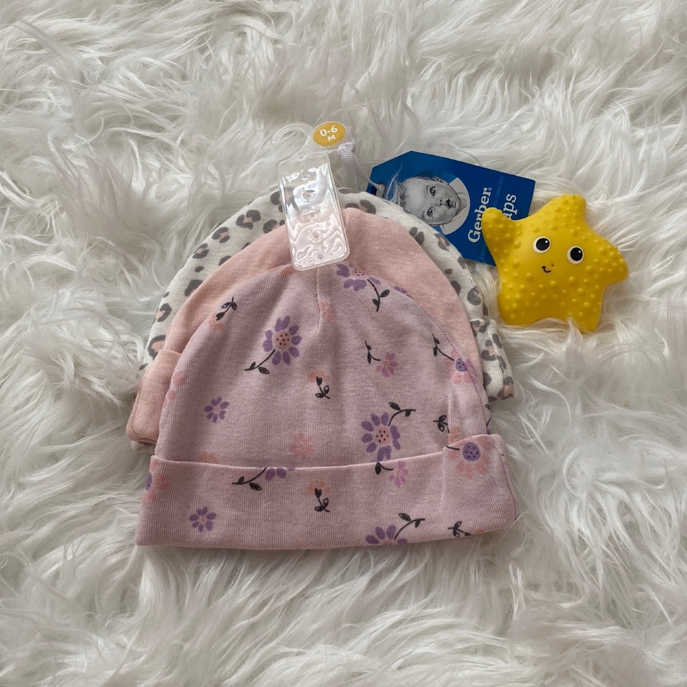 Gerber baby caps, tag on, brand new pack of 3. Pink, 0-6 months